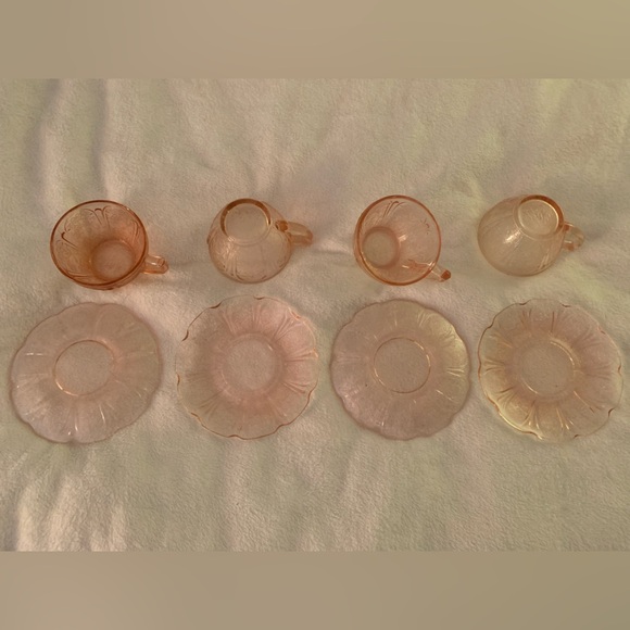 Vintage Pink Depression Glass Cherry Blossom Teacups and Saucers Set of 4 - Picture 8 of 10